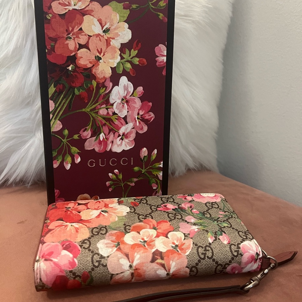 Gucci blooms wristlet zip around wallet, with box, dust bag, original tags.
